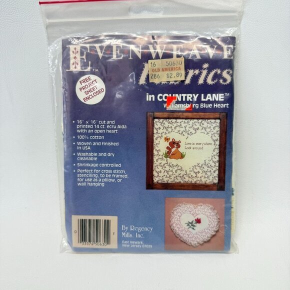 Evenweave Fabrics in Country Lane Williamsburg Blue Heart 16"x16" Printed Aida - Picture 1 of 6